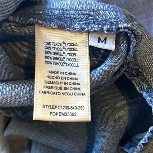 Anthropologie Cloth & Stone Chambray Top. - Picture 11 of 11